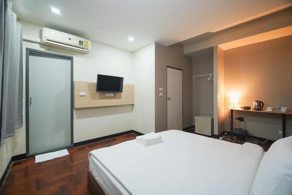 Z Go Inn Bts St Louis Silom V โกอินน์ บีทีเอส เซนต์หลุยส์ สีลม 3 กรุงเทพมหานคร ภายนอก รูปภาพ