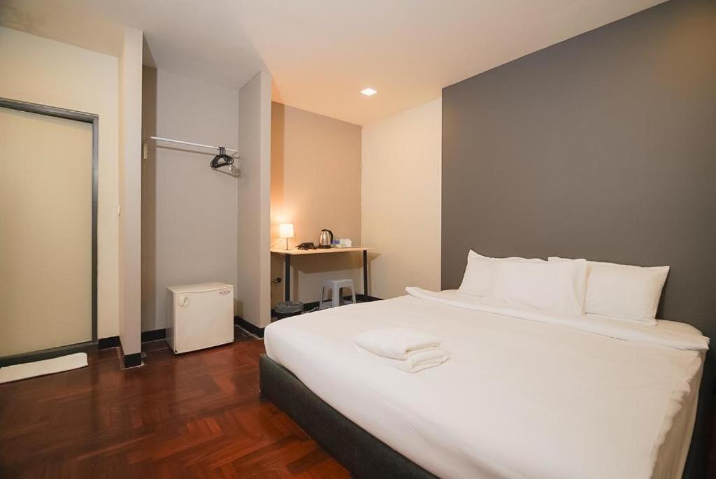 Z Go Inn Bts St Louis Silom V โกอินน์ บีทีเอส เซนต์หลุยส์ สีลม 3 กรุงเทพมหานคร ภายนอก รูปภาพ